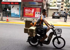 快遞外賣配送要拼的是服務，而不是命