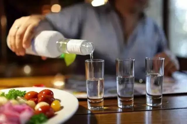 進(jìn)口白酒清關(guān)，白酒進(jìn)口進(jìn)保稅倉，白酒報(bào)關(guān)流程，2022新版跨境電子商務(wù)零售進(jìn)口商品清單
