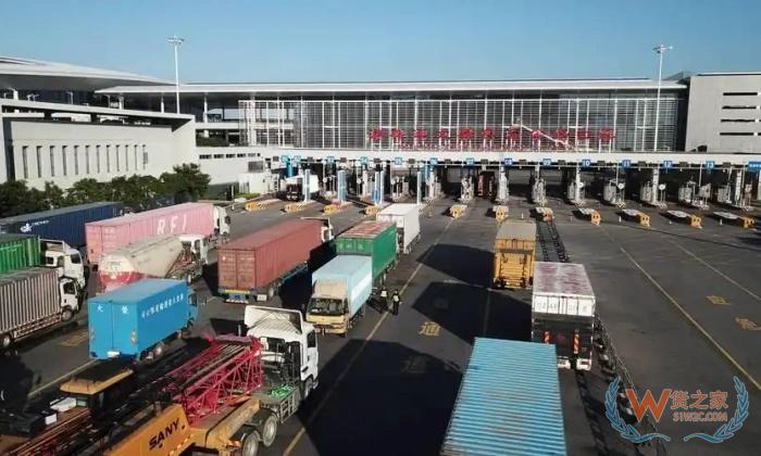 預(yù)計(jì)在8月15日，深圳皇崗口岸將停止貨運(yùn)功能